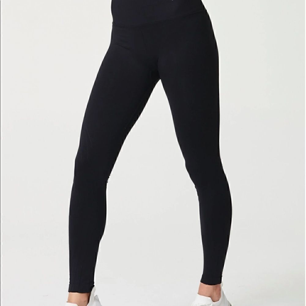 Spiritual Gangster High rise legging Size M/L NWT